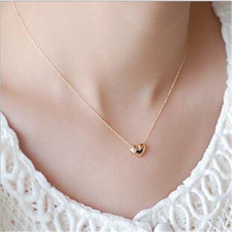 Women's Fashion Elegant Sweet Peach Heart-shaped Cute Short Love Clavicle Necklace
