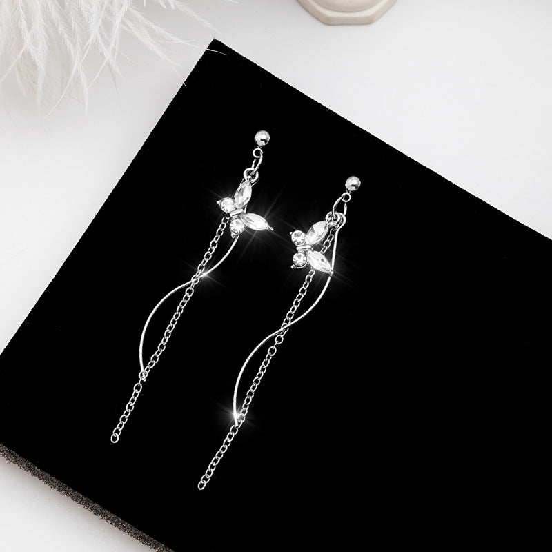 Needle Super Flash Refined Rhinestone Crystal Earrings
