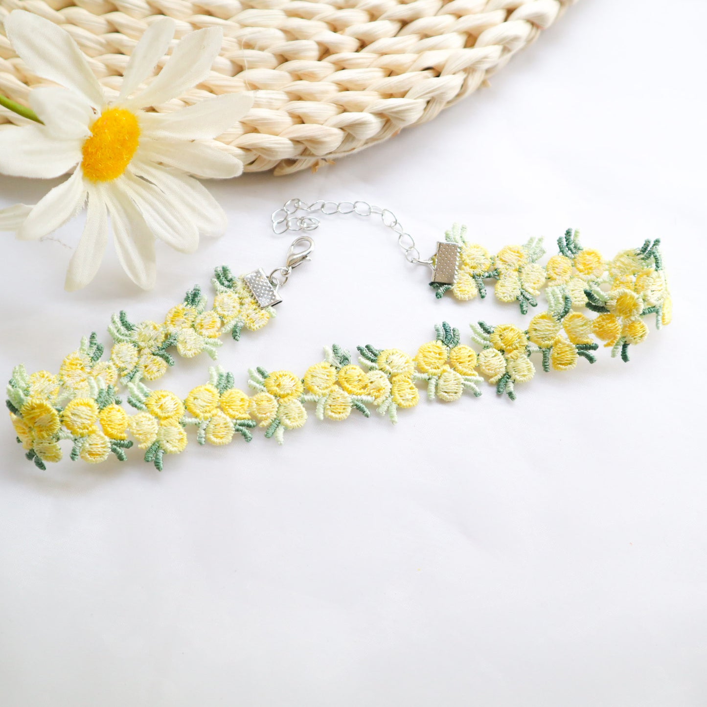 Women's Lace Embroidered Flower Neck Band Clavicle Necklaces