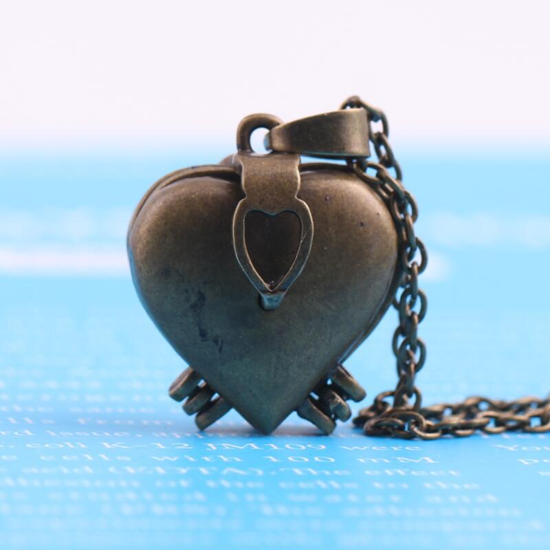 Beautiful Slouchy Casual Heart-shaped Box Love Necklace