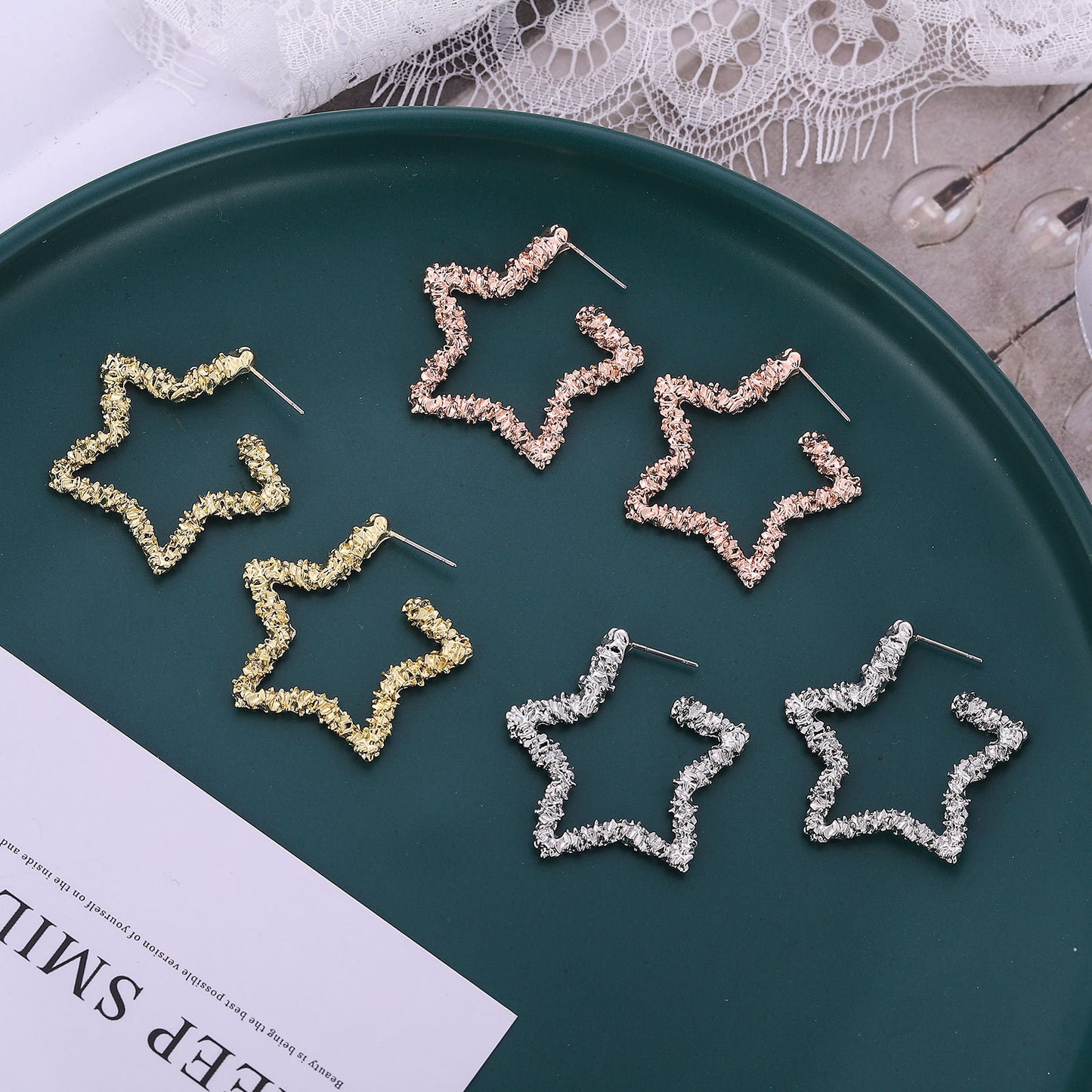 Texture Love Five-pointed Star Diamond Metal Earrings