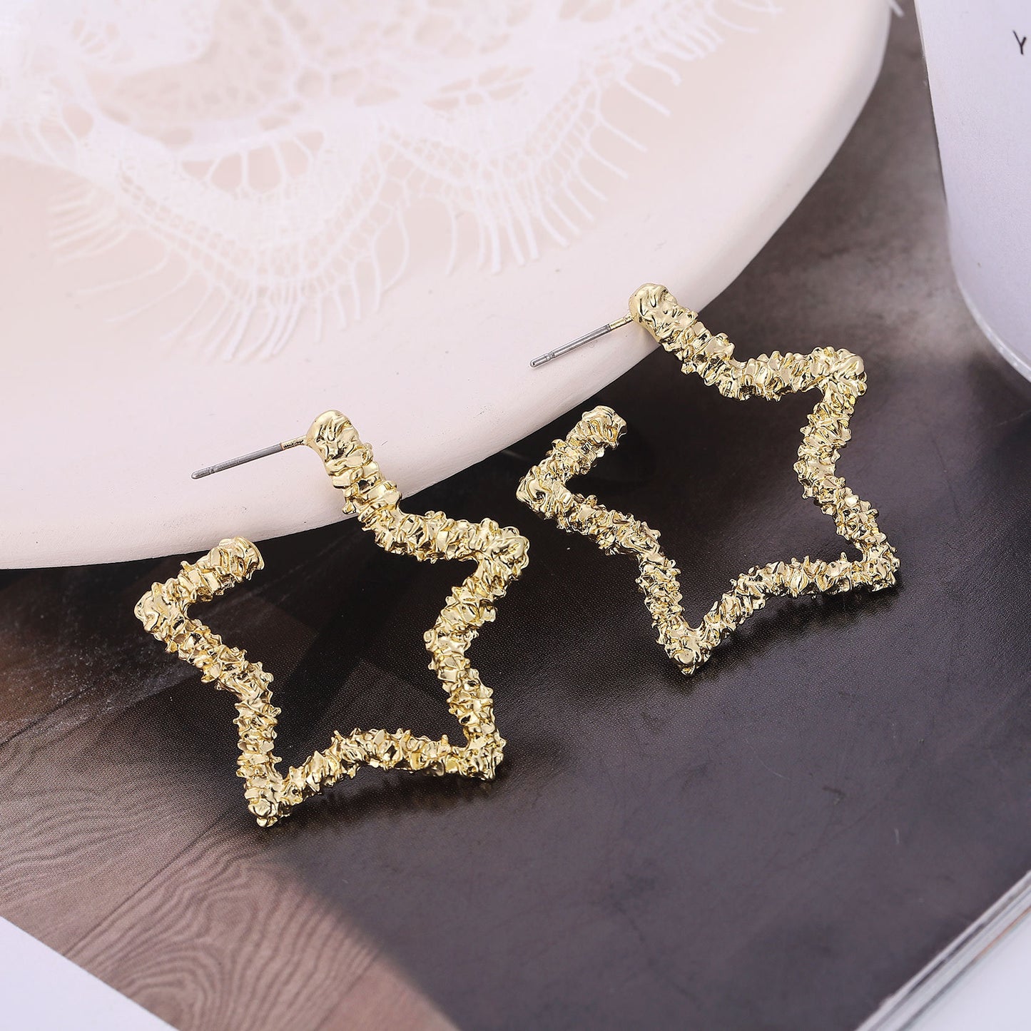 Texture Love Five-pointed Star Diamond Metal Earrings
