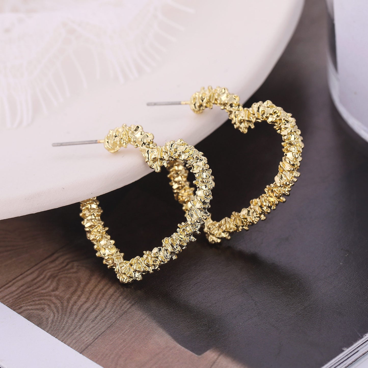 Texture Love Five-pointed Star Diamond Metal Earrings
