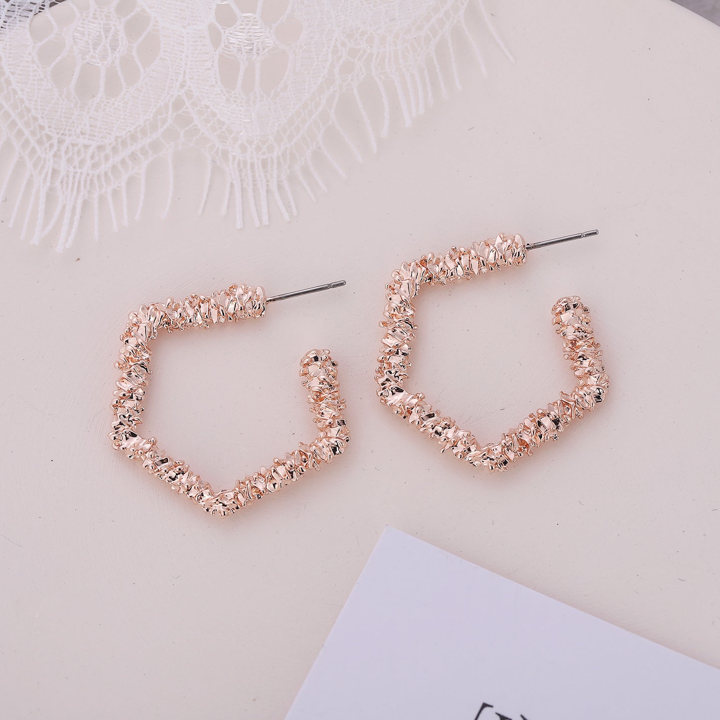 Texture Love Five-pointed Star Diamond Metal Earrings