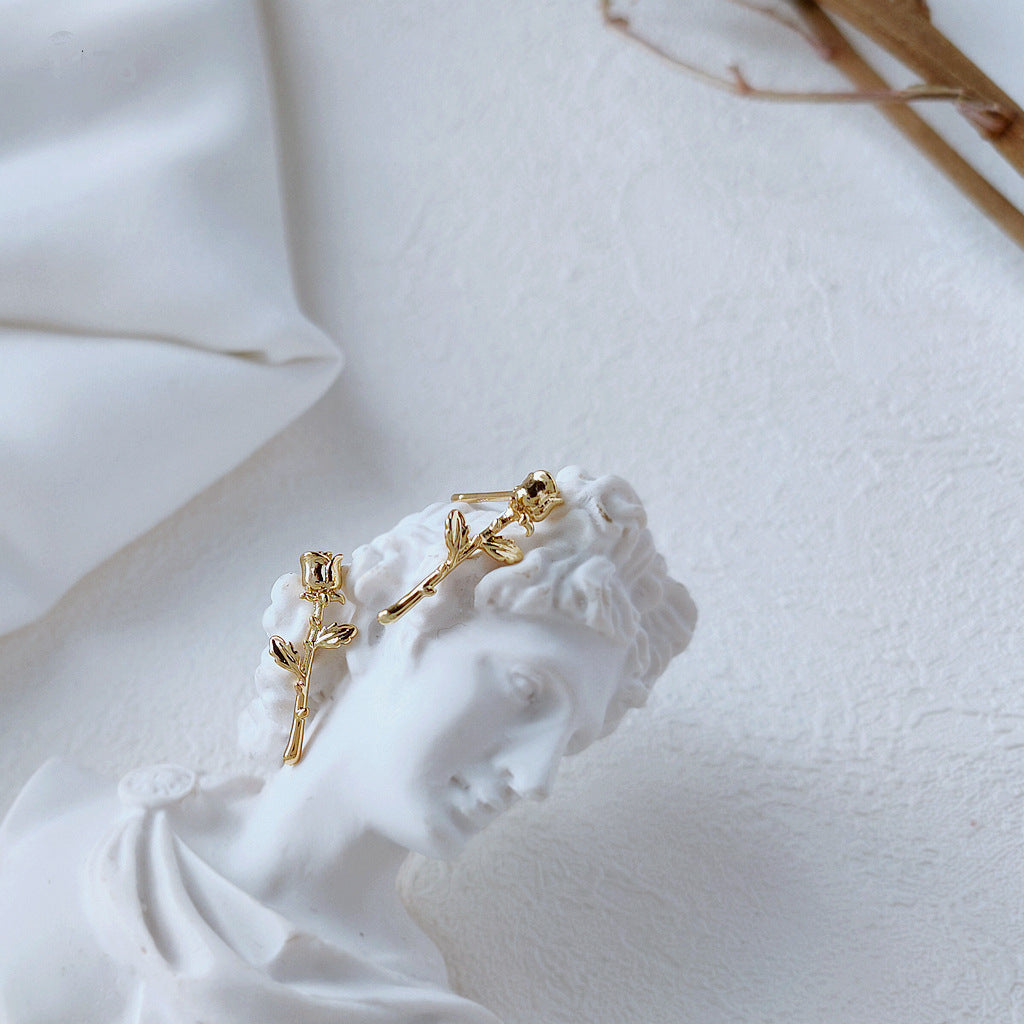 Bright Eyes Sier-plated Needle Gold-plated Mini Ear Rose Classic Style Stud Earrings