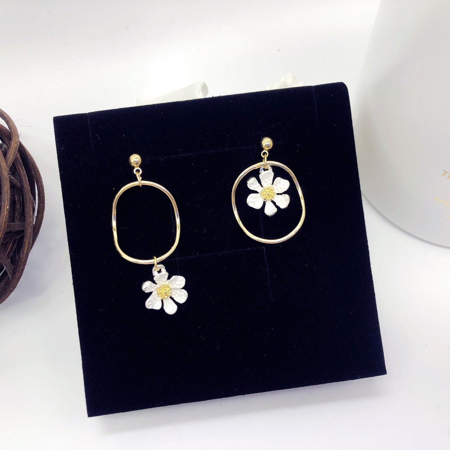 Little Daisy Retro Temperament Mosquito Coil Ear Earrings