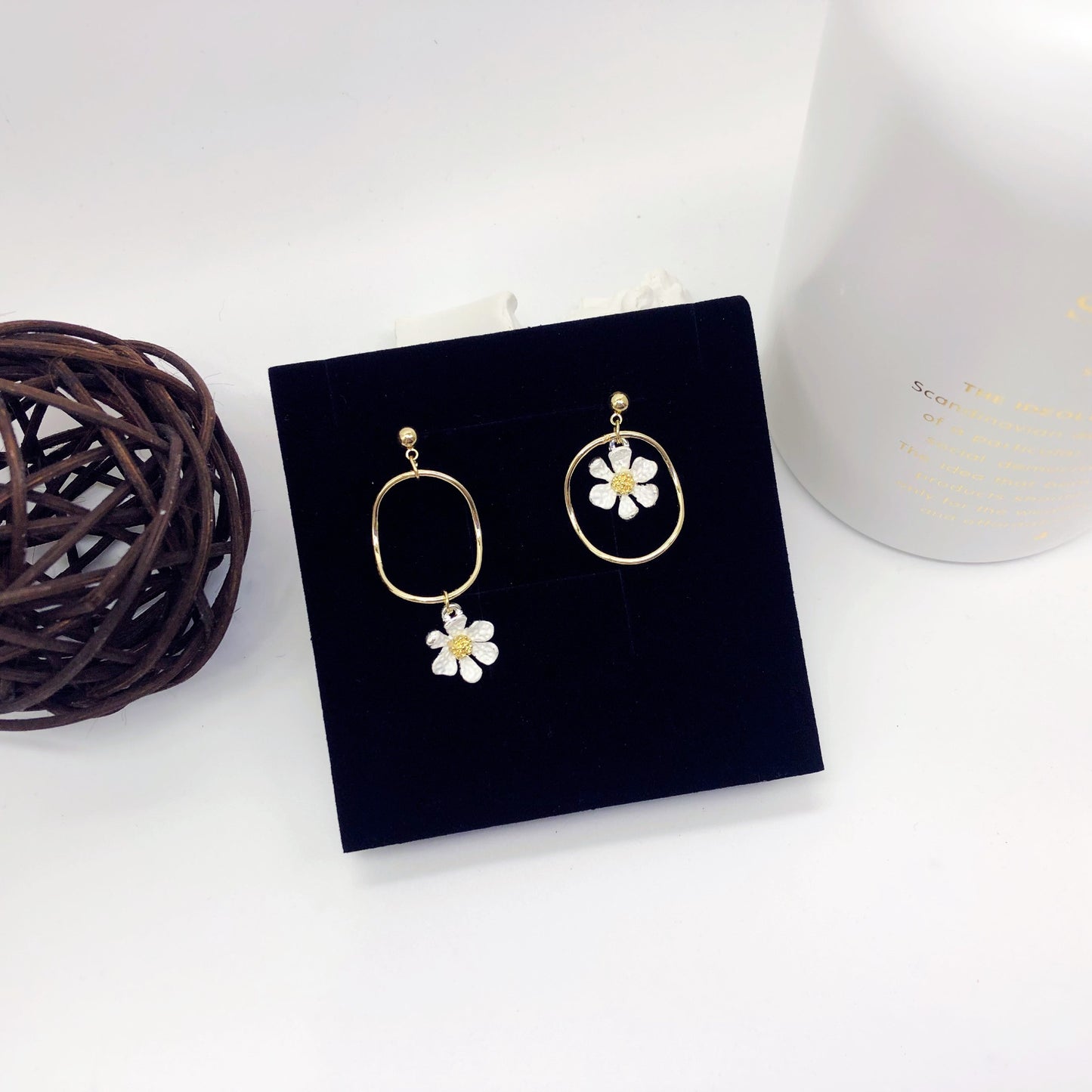 Little Daisy Retro Temperament Mosquito Coil Ear Earrings