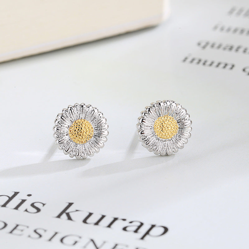 Women's Live Little Daisy Korean Fashion Small Fresh Earrings