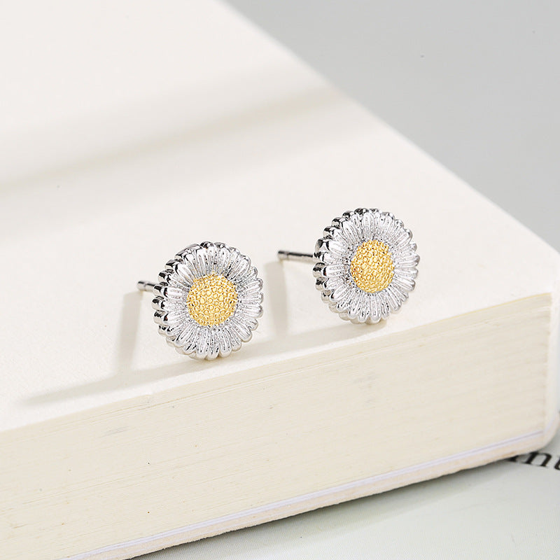 Women's Live Little Daisy Korean Fashion Small Fresh Earrings