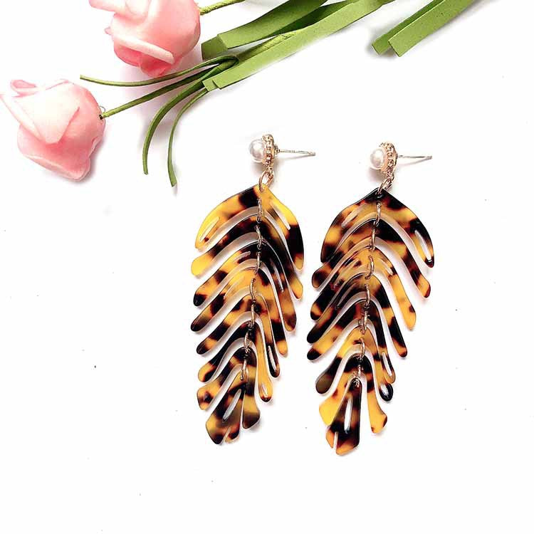 Personalized Design Trendy Fresh Simple Fashion Leaf Tassel Style Stud Earrings