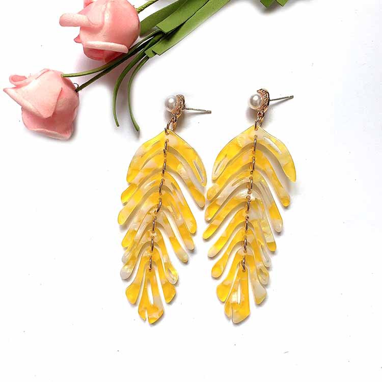 Personalized Design Trendy Fresh Simple Fashion Leaf Tassel Style Stud Earrings