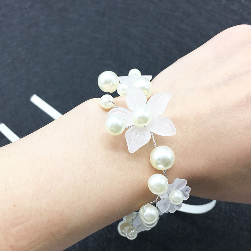 Wrist Flower White Pearl Handed Wedding Gift Sisters Group Event Bracelet