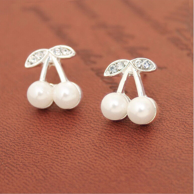 Women's Temperament Small Ear Steel Needle Love Heart Earrings