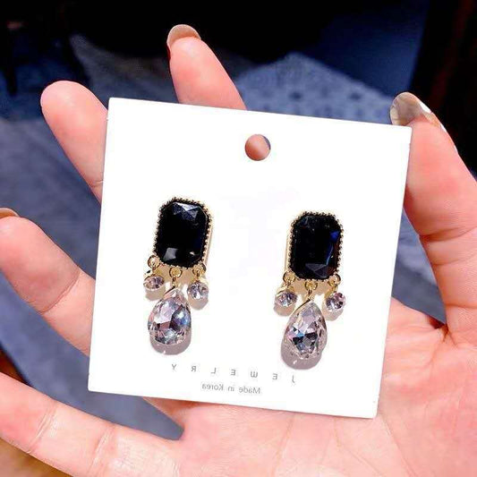 Women's Temperament Net Eardrop Crystal Trendy Black Water Rings