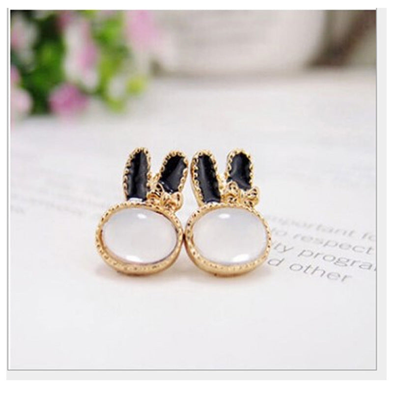 Women's Temperament Small Ear Steel Needle Love Heart Earrings