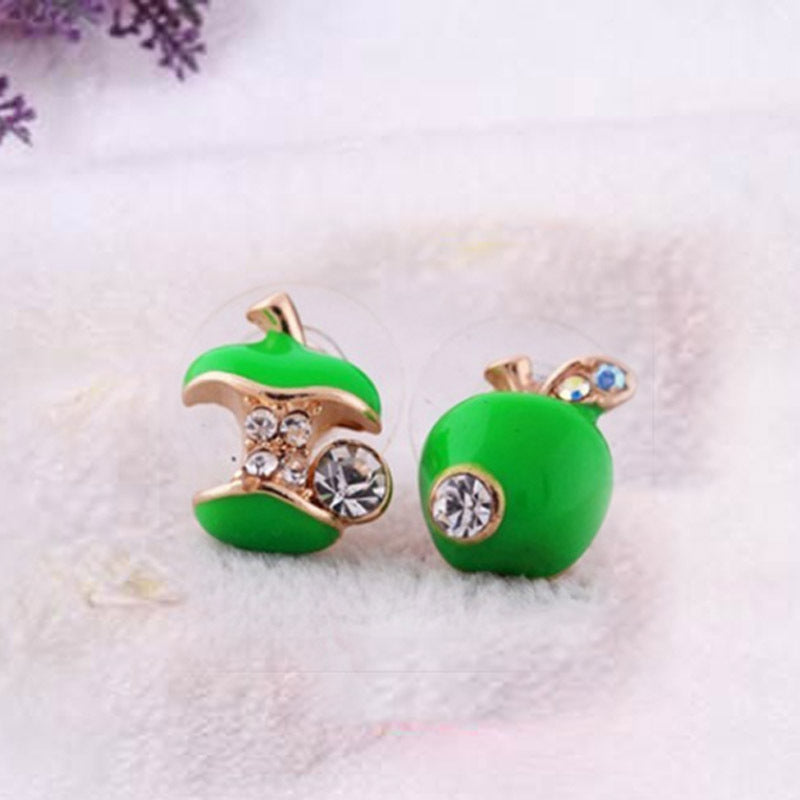 Women's Temperament Small Ear Steel Needle Love Heart Earrings