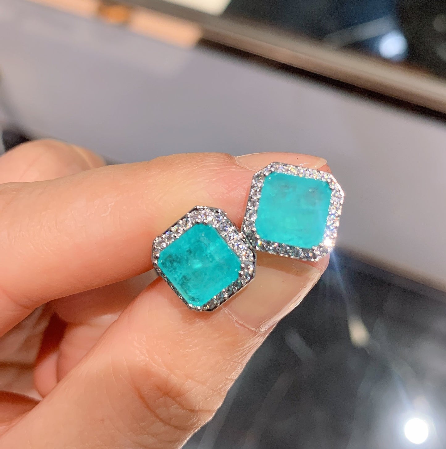 Sheng Jewelry Artificial Emerald Paraiba Main Earrings