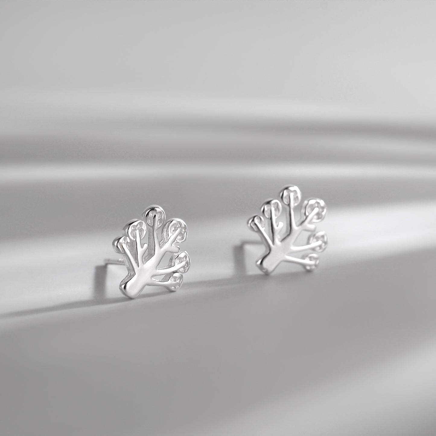 Temperamental Personalized Little Daisy Ear Sterling Earrings