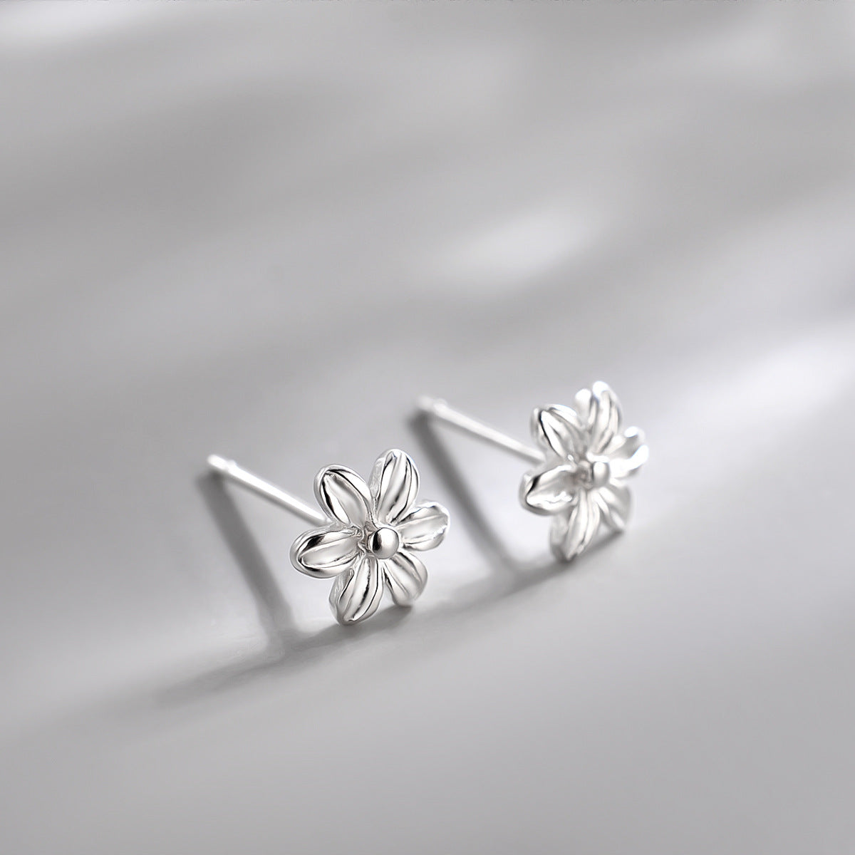 Temperamental Personalized Little Daisy Ear Sterling Earrings