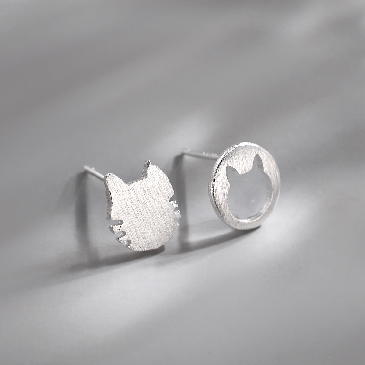 Temperamental Personalized Little Daisy Ear Sterling Earrings