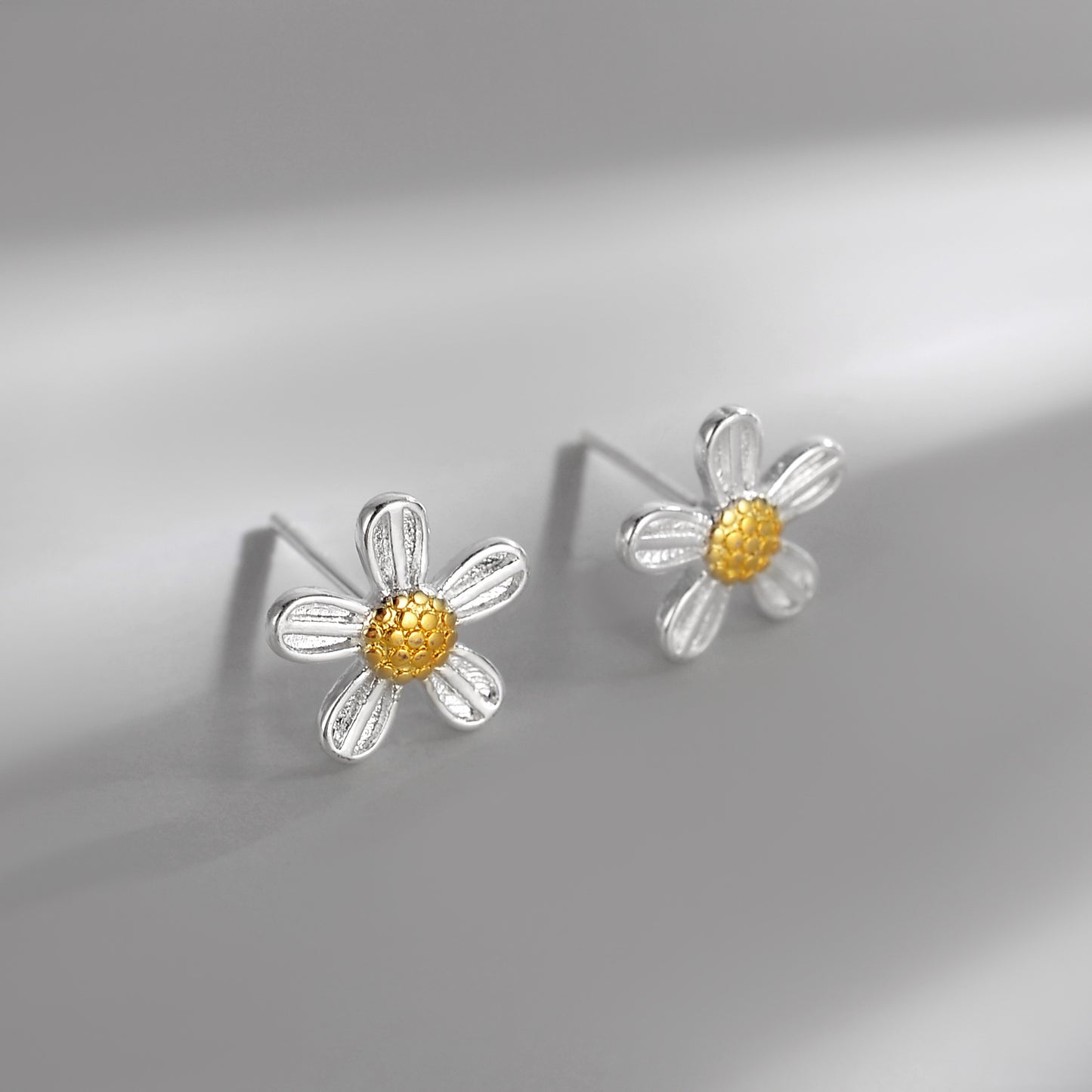 Temperamental Personalized Little Daisy Ear Sterling Earrings