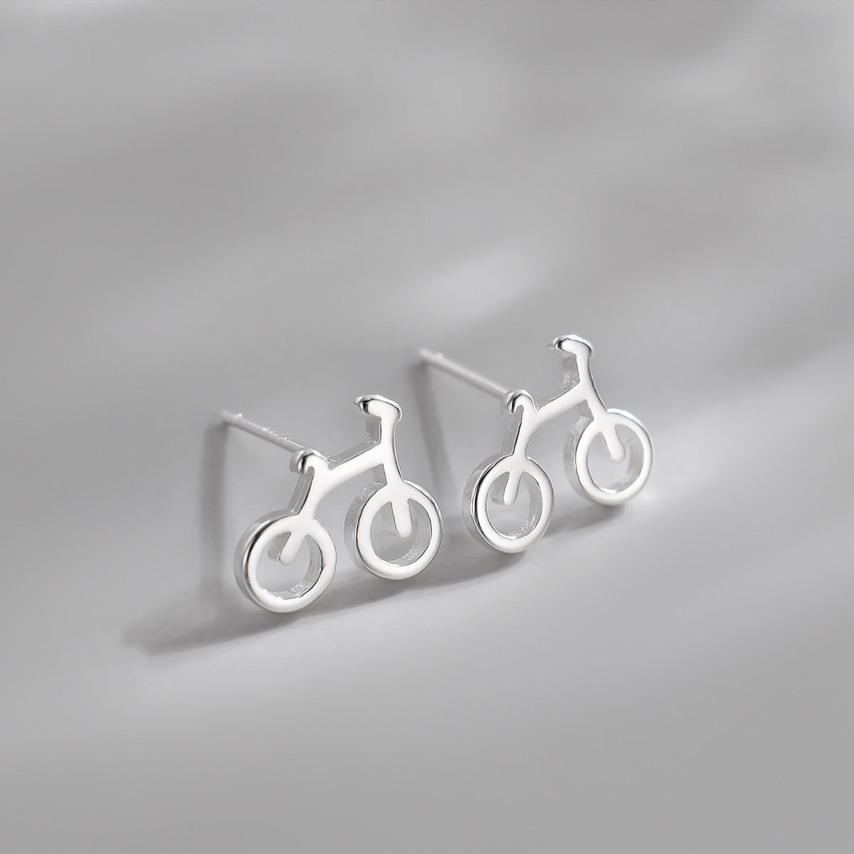 Temperamental Personalized Little Daisy Ear Sterling Earrings