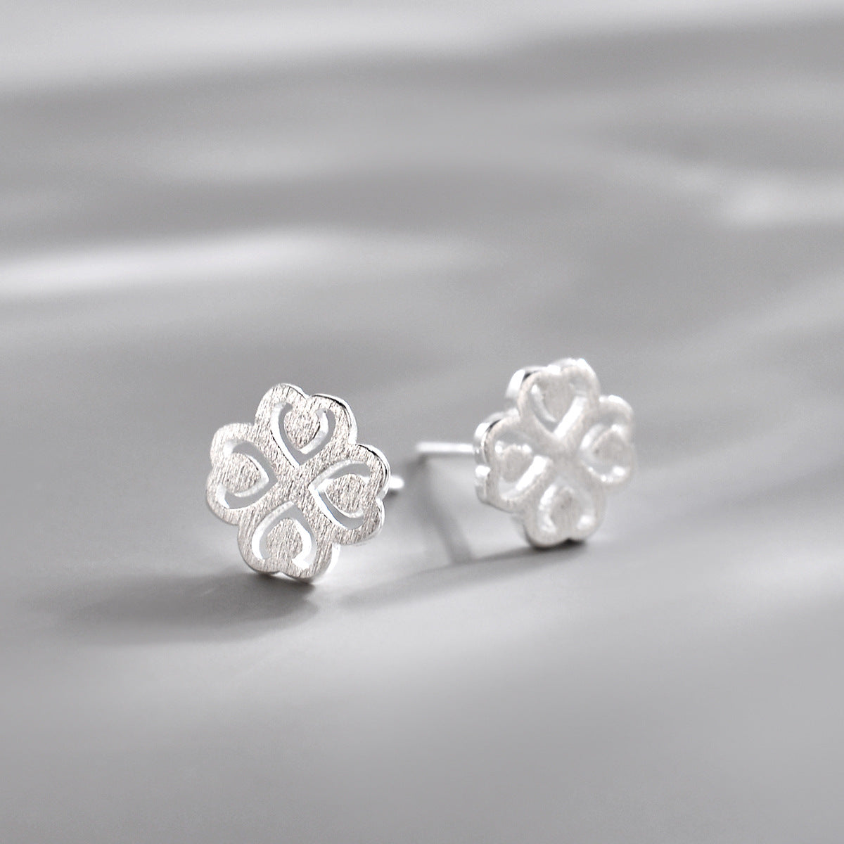 Temperamental Personalized Little Daisy Ear Sterling Earrings