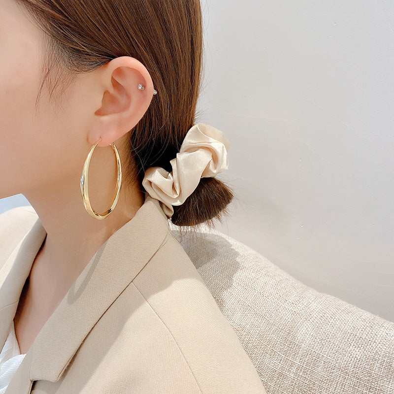 Women's Sier Needle Fashion Personalized Classic Round High Profile Retro High-grade Earrings