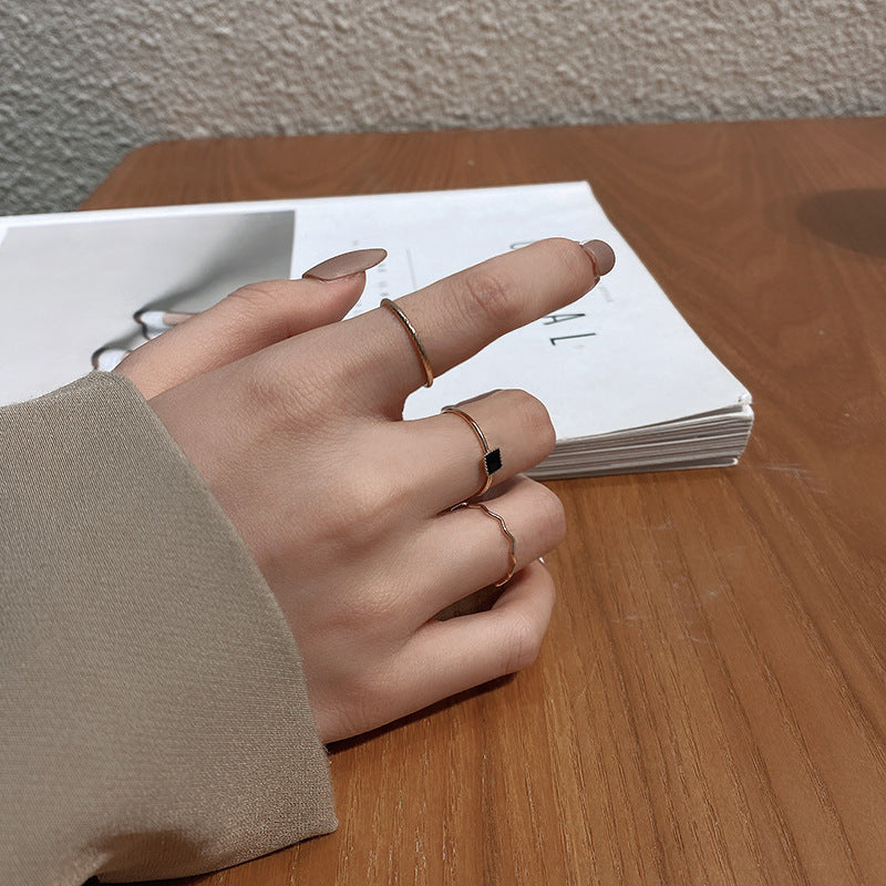 Female Cold Wind Design Knuckle Black Zircon Index Rings