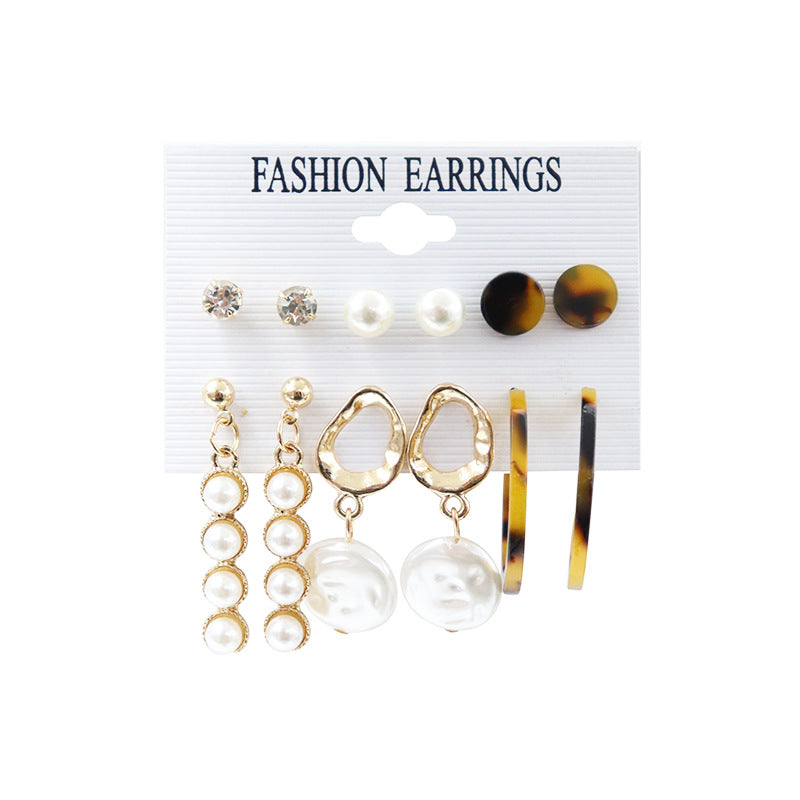 Women's Exaggerated Pearl Crystal Metal Pairs Plate Earrings