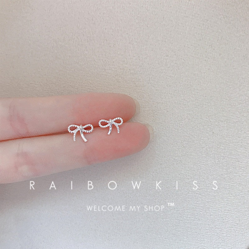 Women's Korean Style Mini Sweet Fresh Star Moon Simple Stud Earrings