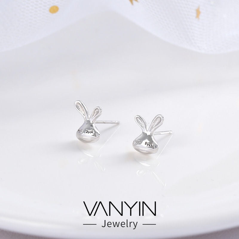 Women's Korean Style Mini Sweet Fresh Star Moon Simple Stud Earrings