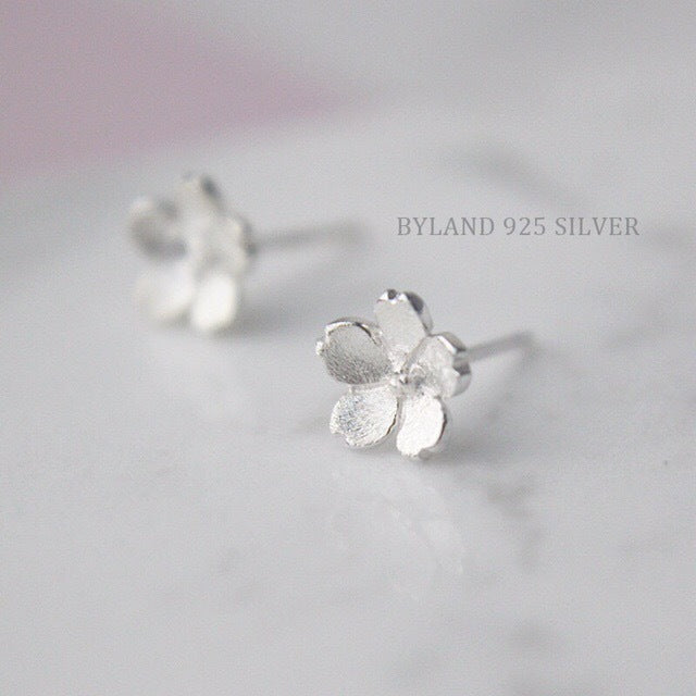 Women's Korean Style Mini Sweet Fresh Star Moon Simple Stud Earrings