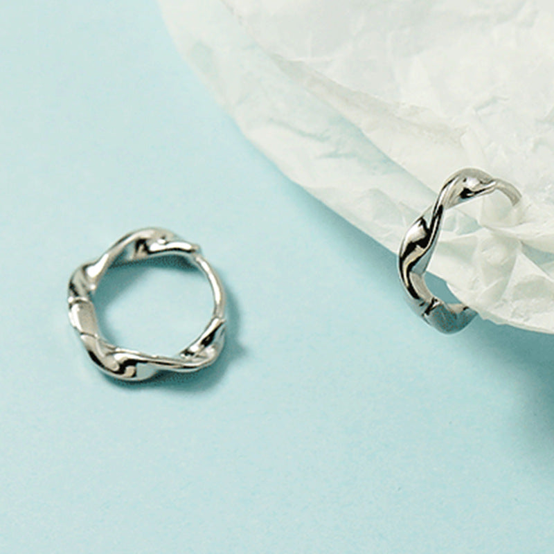 Women's Simple Wave Shape Twist Fashion Before Earrings