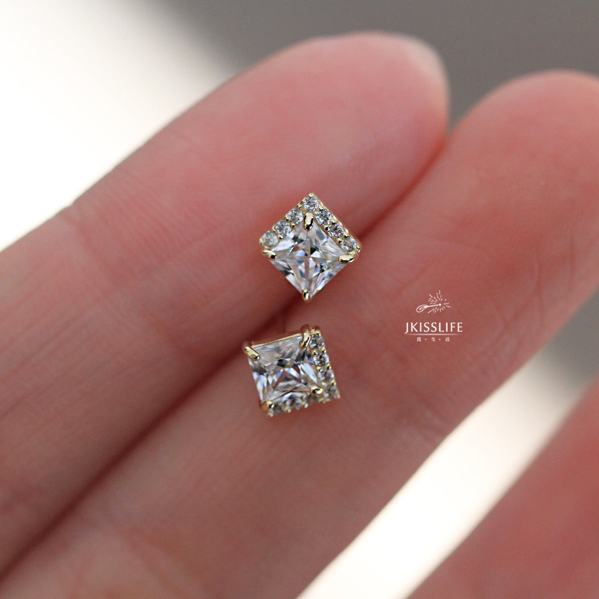 Women's Zirconium Diamond Princess Square Inlaid Simple Earrings