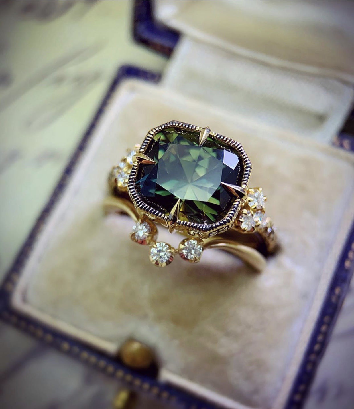 Complex Inlaid Color Zircon Trend Fashion Rings