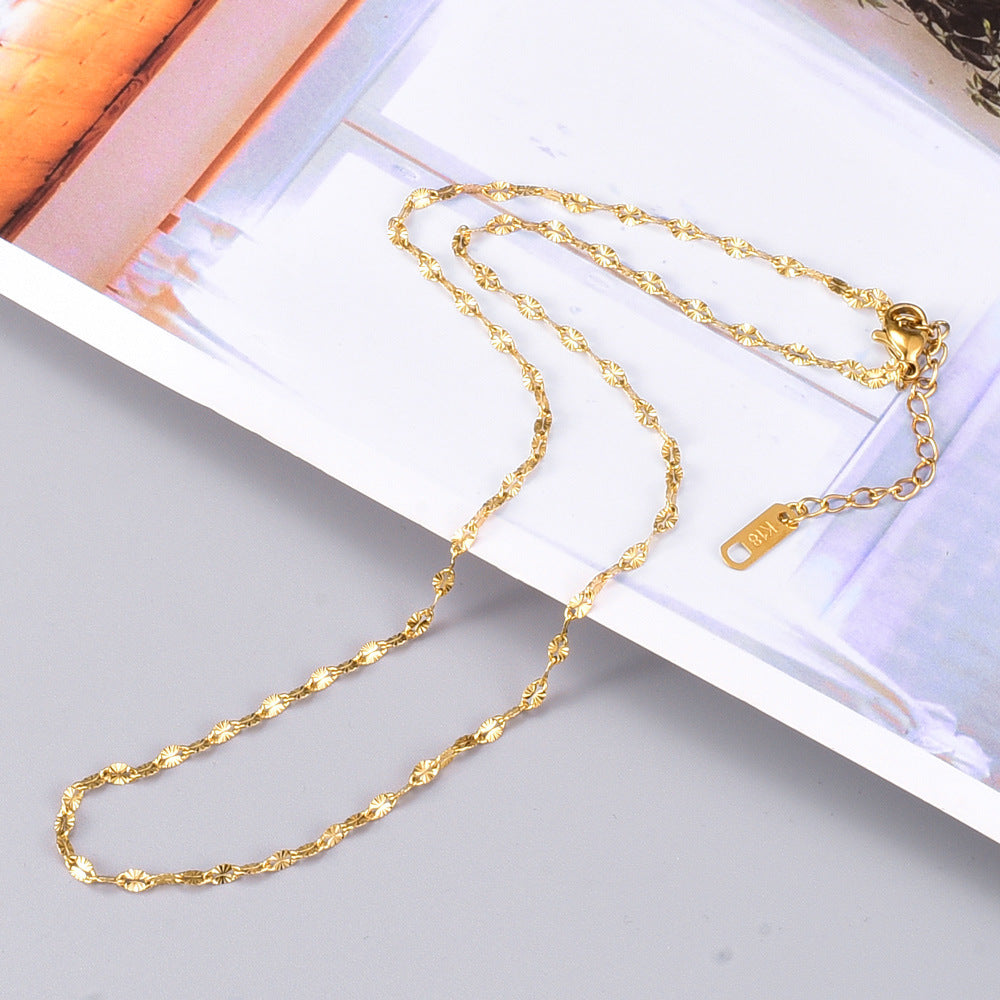 Women's Gold-plated Lip With Pattern Fashion Short Personality Neck Necklace