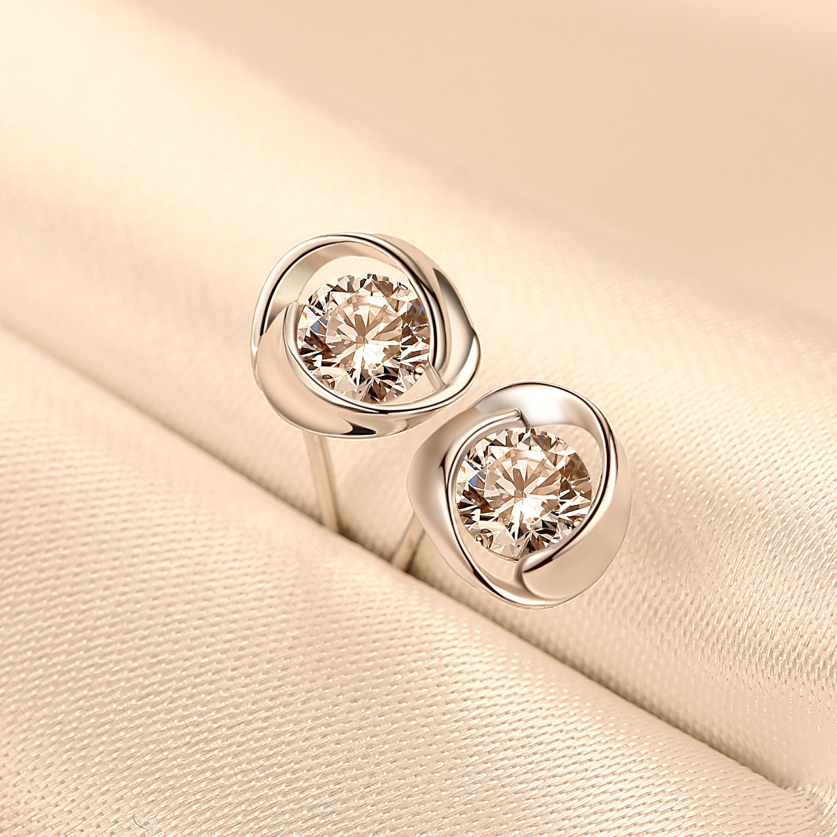 Women's Style Sier Round Zircon Windmill Rotating Stud Earrings