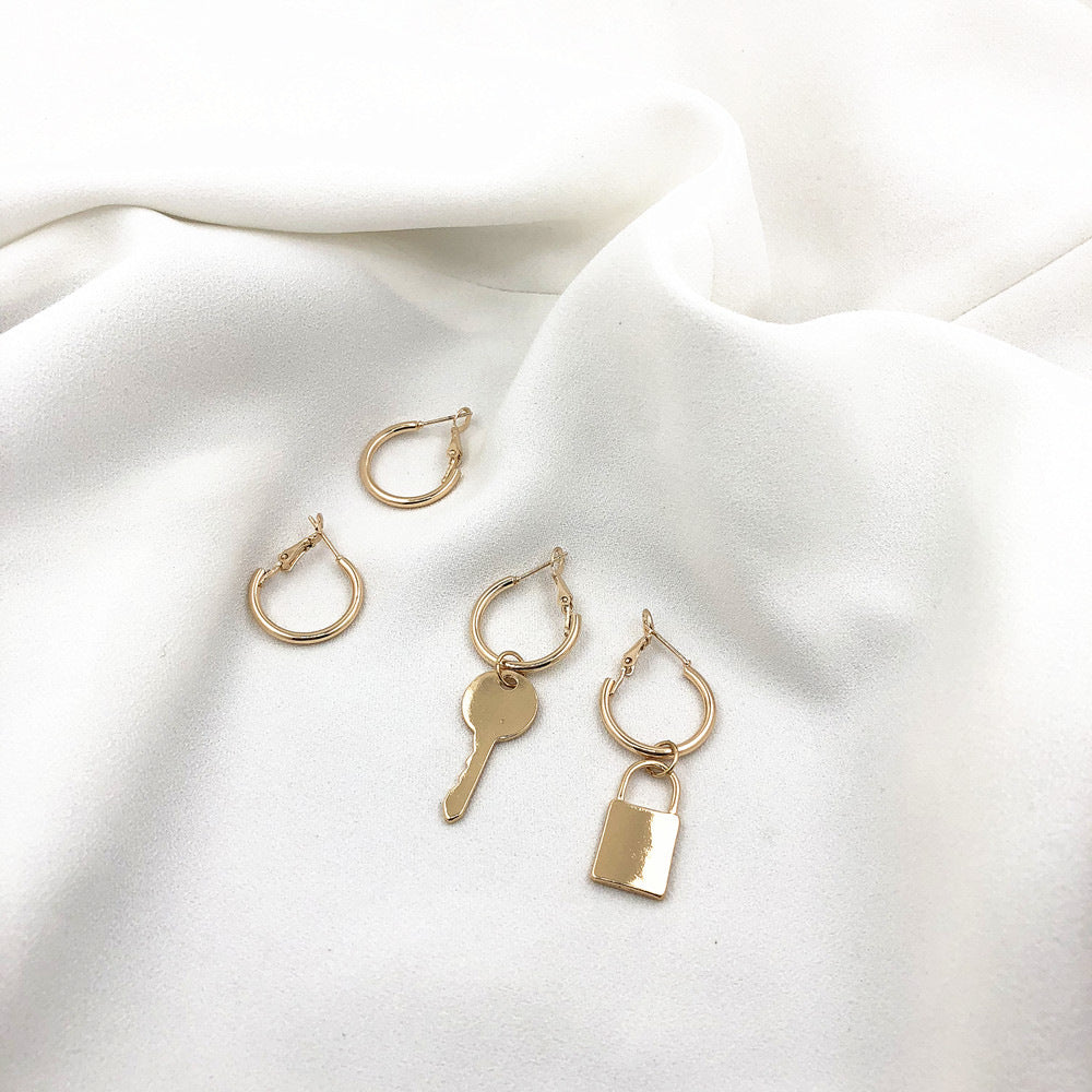 Women's Minimalist Metal Texture Ear Geometric Circle Stud Earrings
