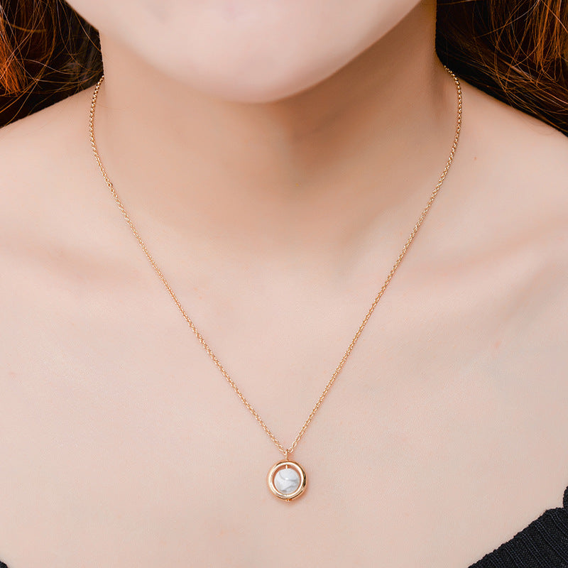 Women's Style Popular Pink Crystal Strawberry Fresh Clavicle Chain Simple Attracting Necklaces