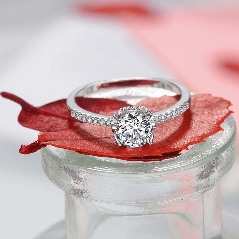 Women's Edge Single Diamond Simulation Crown White Gold Ring