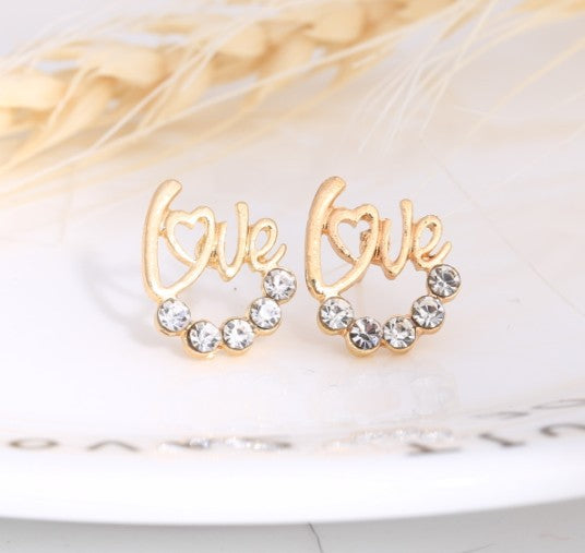 Women's Temperament Small Ear Steel Needle Love Heart Earrings