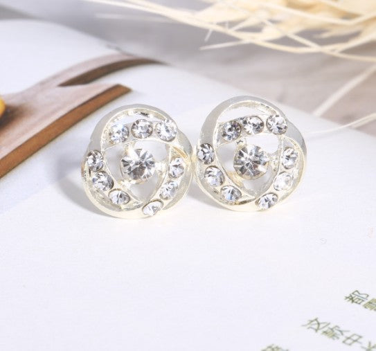 Women's Temperament Small Ear Steel Needle Love Heart Earrings