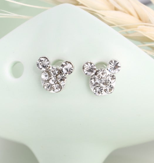 Women's Temperament Small Ear Steel Needle Love Heart Earrings