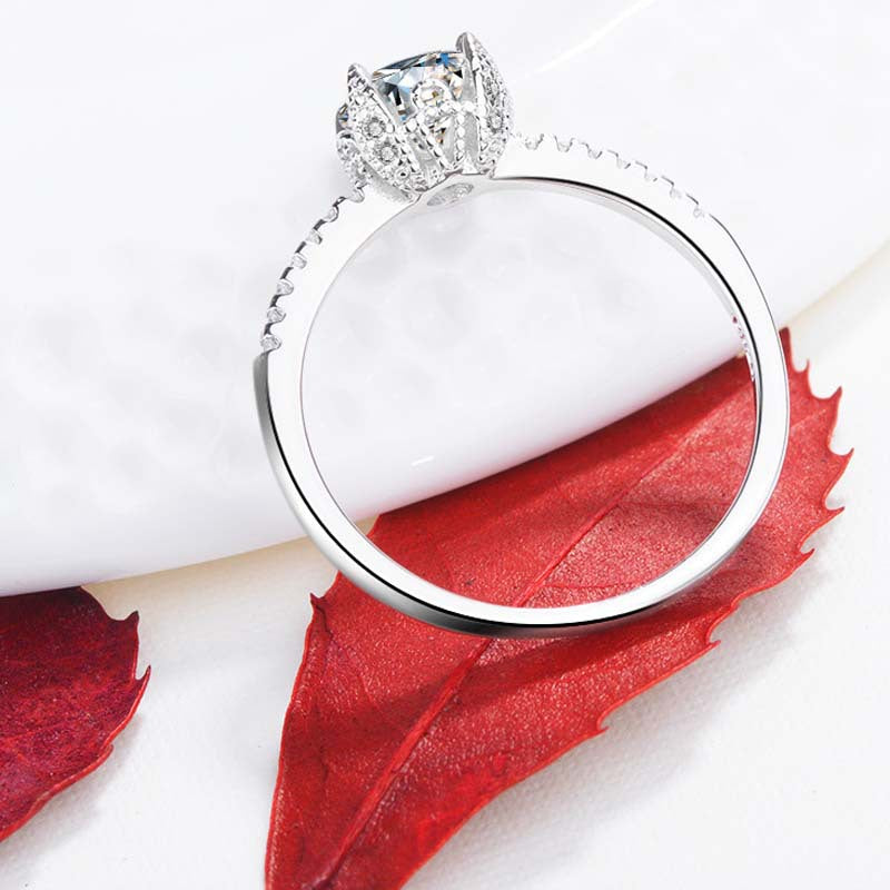 Women's Edge Single Diamond Simulation Crown White Gold Ring