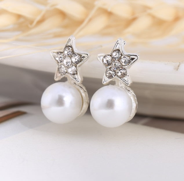 Women's Temperament Small Ear Steel Needle Love Heart Earrings