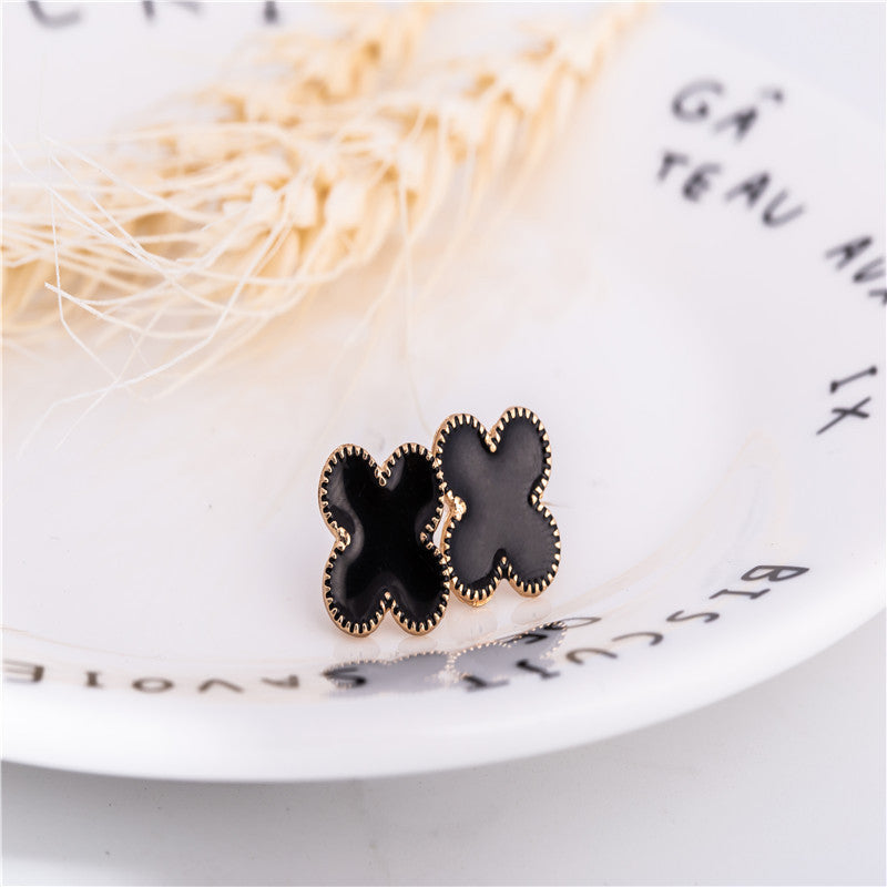 Women's Temperament Small Ear Steel Needle Love Heart Earrings