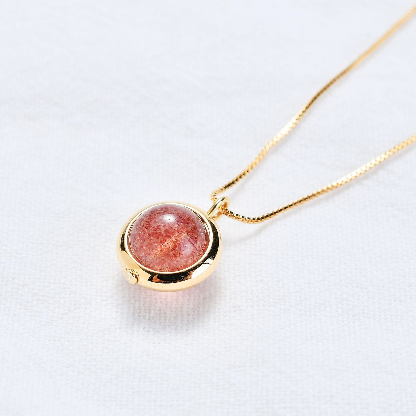 Women's Style Popular Pink Crystal Strawberry Fresh Clavicle Chain Simple Attracting Necklaces