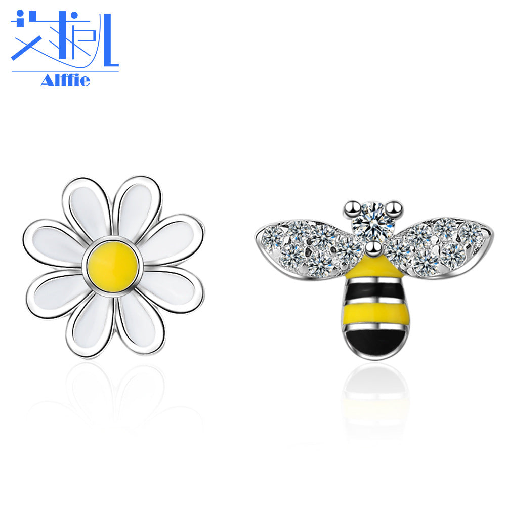 Korean Style Simple Cute Bee Asymmetric Stud Earrings