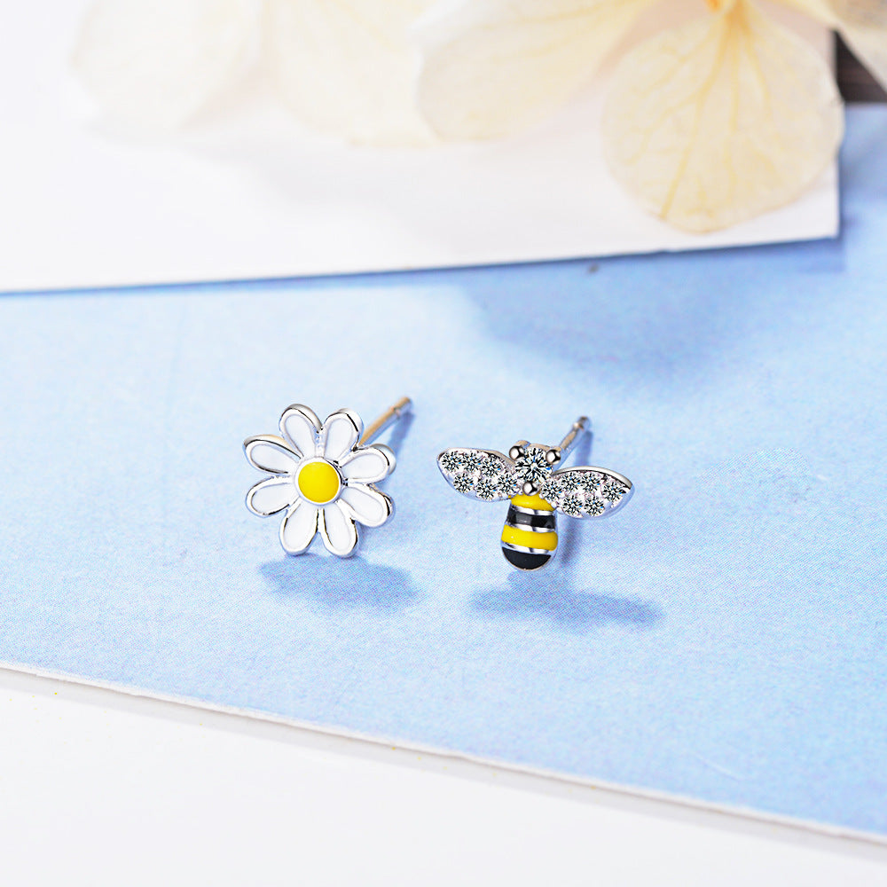 Korean Style Simple Cute Bee Asymmetric Stud Earrings
